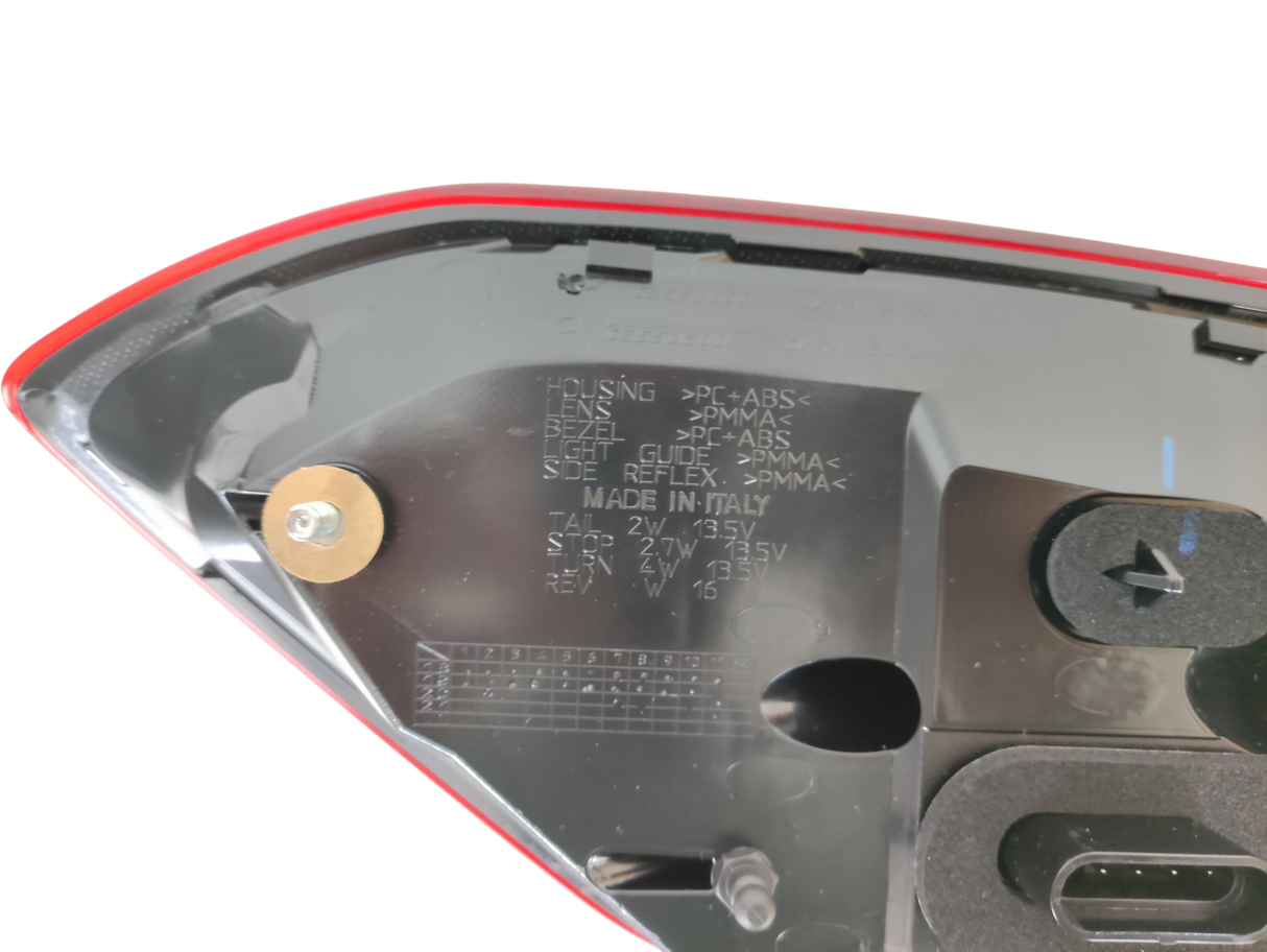 MASERATI GHIBLI Original Exterior Taillight DX 670008481